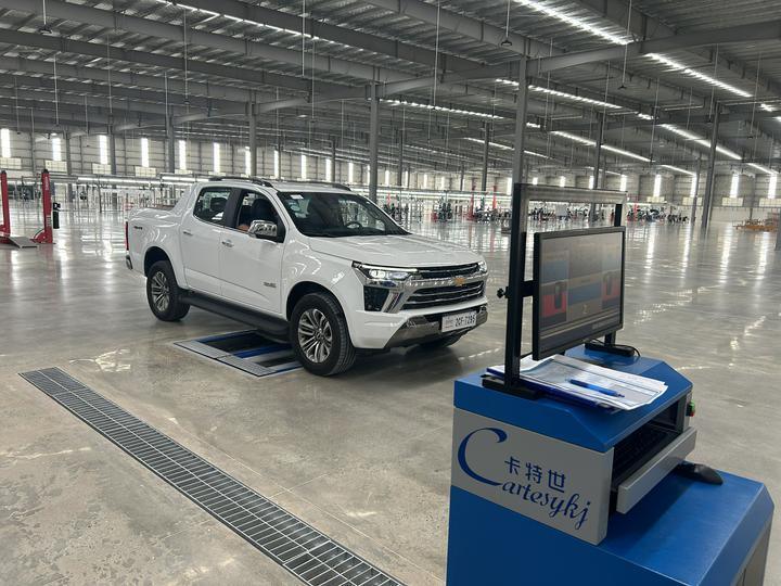 Cartesy ยี่ห้อ CTGT-3-3C Roller Trinity Vehicle Test Line เครื่องทดสอบเบรกแบบลูกกลิ้งพร้อมโหลดเพลา เครื่องทดสอบการลื่นด้านข้างแผ่นเดียวสำหรับยานพาหนะขนาดเล็ก