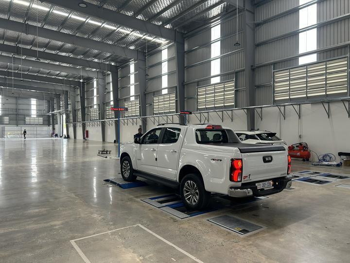 Cartesy ยี่ห้อ CTGT-3-3C Roller Trinity Vehicle Test Line เครื่องทดสอบเบรกแบบลูกกลิ้งพร้อมโหลดเพลา เครื่องทดสอบการลื่นด้านข้างแผ่นเดียวสำหรับยานพาหนะขนาดเล็ก