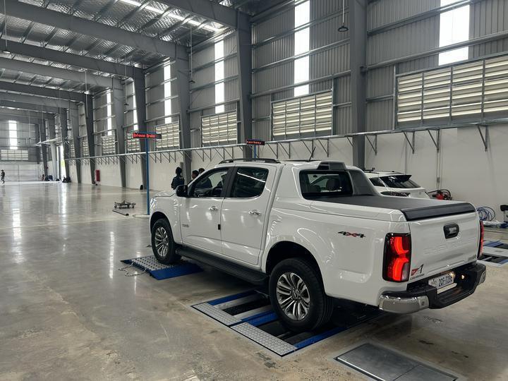 Cartesy ยี่ห้อ CTGT-3-3C Roller Trinity Vehicle Test Line เครื่องทดสอบเบรกแบบลูกกลิ้งพร้อมโหลดเพลา เครื่องทดสอบการลื่นด้านข้างแผ่นเดียวสำหรับยานพาหนะขนาดเล็ก